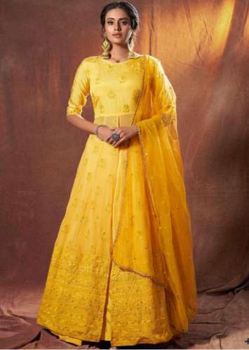 Buy Yellow Georgette Lehenga Choli By Aynaa Brand by Aynaa
