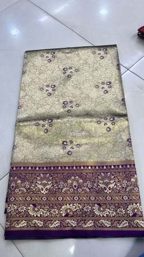 geet gauri fashion Beautiful Weving Pattu Silk Saree