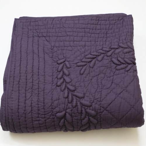 Handmade Quilt/ Comforter Bt Vritti Design by Vritti Designs Private Limited