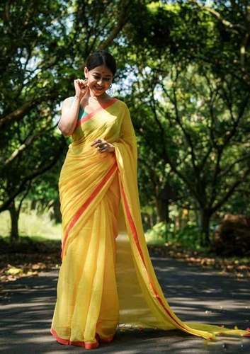Ladies New Arrival Plain Cotton Saree by Vishwanath Handloom