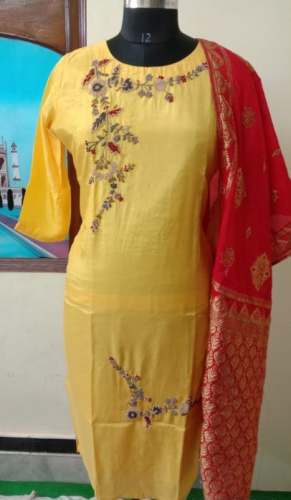 Yellow Hand Work Kurti With Red Dupatta by Goofty Fashions