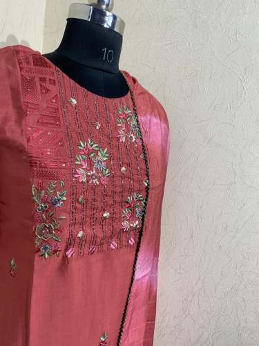 Hand Work Mul Cotton Ethnic Kurti Set  by tarangg lifestyles