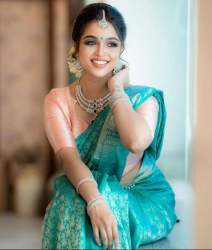 Vashumati Trendz Lichi Silk Saree