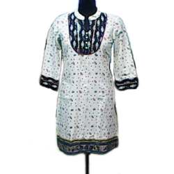 Casual Wear White Cotton Kurti 