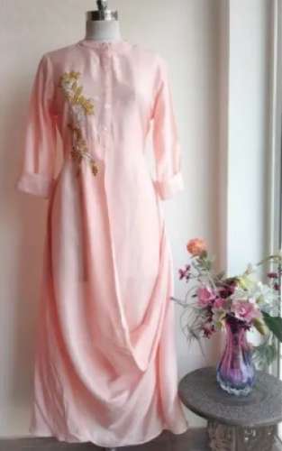 Ladies Embroidered Crepe kurti