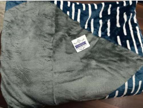 Slik Heavy Blue And White Felino Blanket