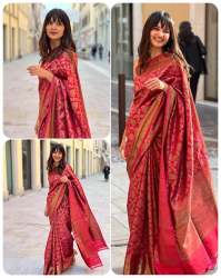 Beautiful Banarasi Soft Silk Saree With Golden Zari Weaving 
