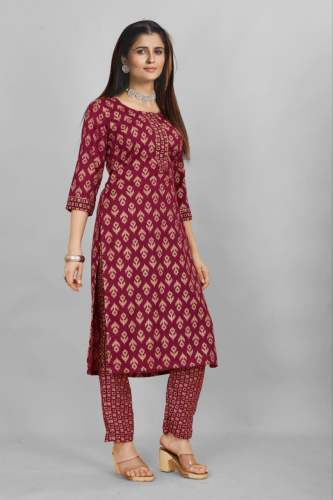 Casual Wear Printed Women Cotton Rayon Kurti With Pant 