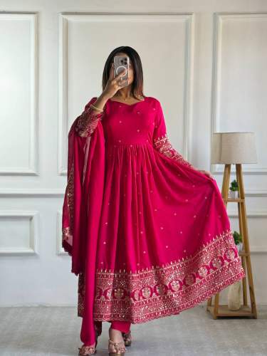 Elegant Blooming Vichitra Silk Kurti Set