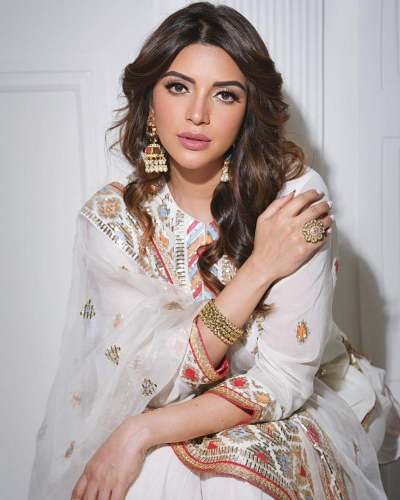  GEORGETTE WITH EMBROIDERY WORK SUIT 