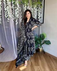 mulmul cotton black colour kurti pant set