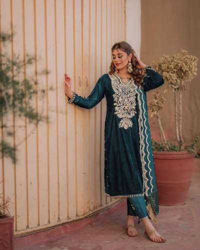 PRESENTING NEW DESIGNER BEAUTIFUL KURTI-PLAZZO SET
