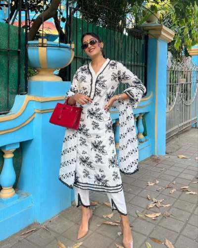 Presenting New Muslin Cotton Embroiderey Kurti Plazzo set 