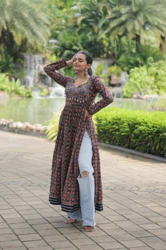Printed Cotton Kurti With Kutchi Gamthi Work 