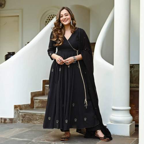 Stylish Black Color Georgette Suit With Dupatta 