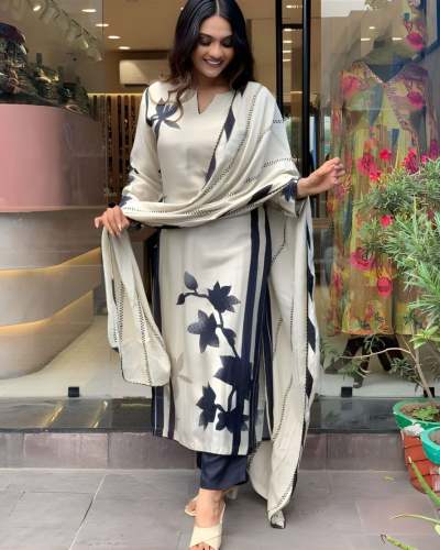 Trendy Muslin Kurti Set Wth Digital Print 