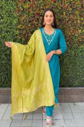 TRENDY NEW COLLECTION OF WOMENS 3 PCS KURTI SET