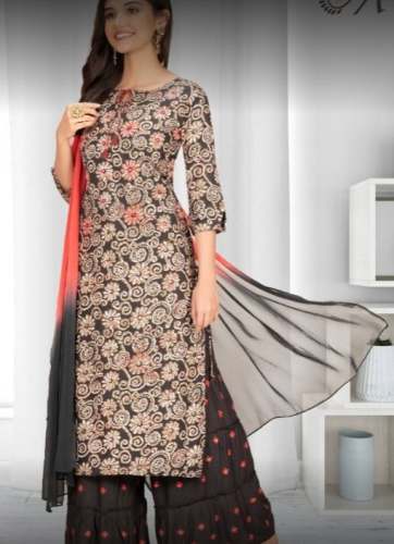 Grey Kurti Pant Dupatta Set For Women by Radha Raani