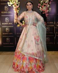 ELEGANCE CLASS STYLE LADIES LEHENGA 