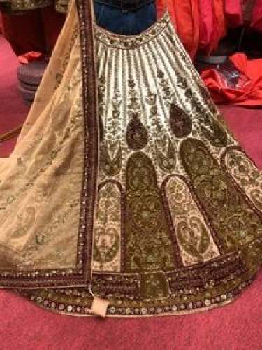 Zardoshi Hand Embroidered Lehenga Choli by Bridal Affairs By SBSE