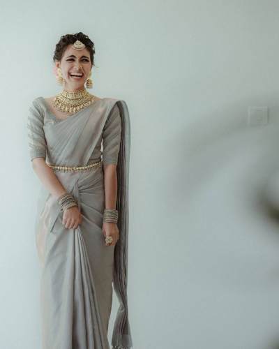 Awesome White Zari Weaving Banarasi Soft Silk Saree With Blouse