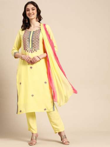  *Women Embroidered Cotton Blend kurta set*