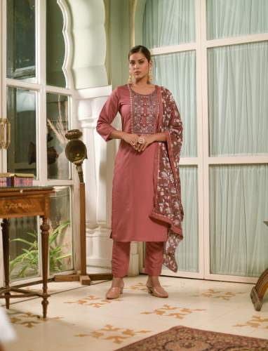   *Women Embroidered Muslin Cotton kurta set*  