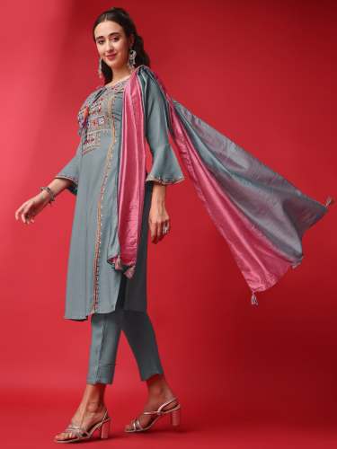   *Women Embroidered Viscose Rayon Slub kurta set*