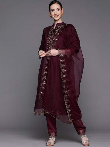   *Women Sequence Embroidered Viscose Rayon Blend kurta set*