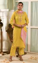 Women Mirrored Embroidered Kurta Set
