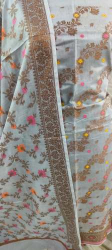 Exclusive Banarasi Unstitched Salwar kameez with Dupatta🦋
