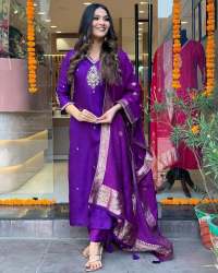 HEAVY BANANA COTTON SILK PURPLE READYMADE SUIT SET 