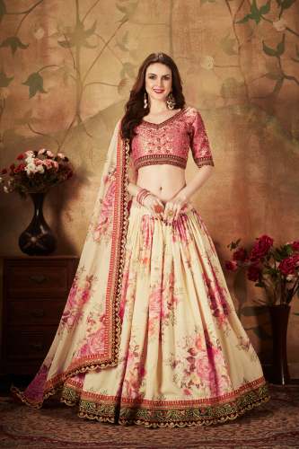 Women Wear Cream Organza lehenga Chol