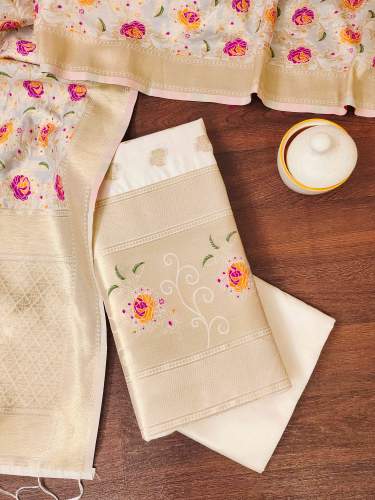 WHITE BANARASI SILK UNSTICH SUIT.