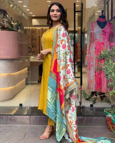 Elegant And Premium Viscose Chanderi Kurti Bottam Dupatta