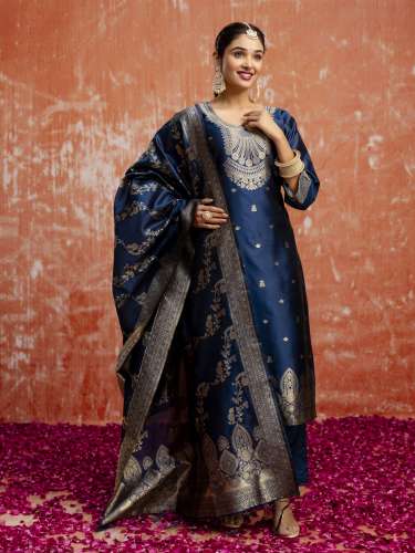 Malika  Women Silk Blend Kurta Pant Dupatta Set