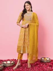 musted Zariya Flared Kurta and Trousers Pant Set
