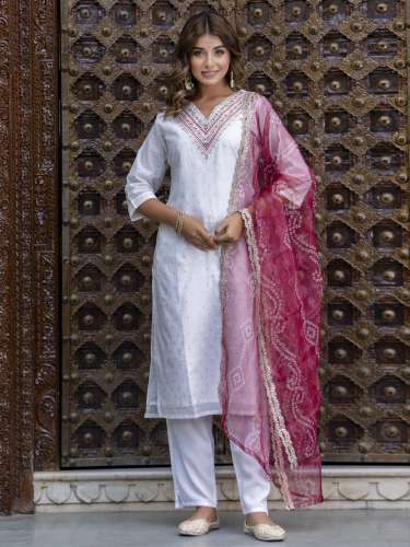 Women Chanderi Kurta & Pant Dupatta Set 9651
