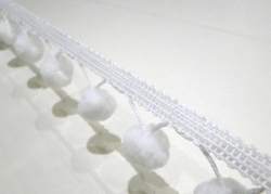 Pom Pom Lace