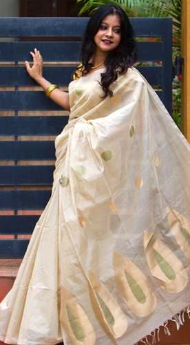Cotton Silk Saree With Blouse Piece by Shantiniketan Silks P Ltd