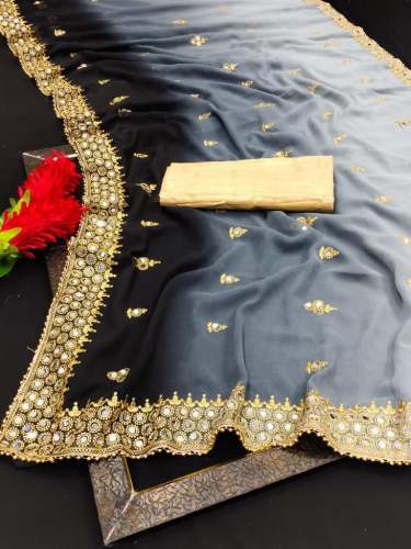 D﻿ESIGN saree