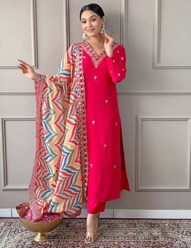 AANNRA KURTA SET
