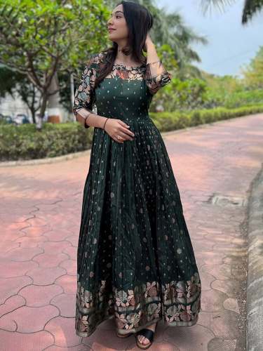 Rakhi Gown